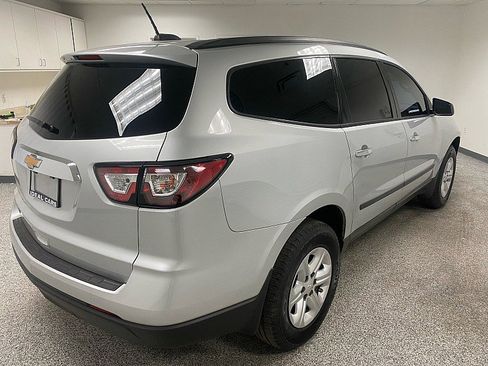 Used 2017 Chevrolet Traverse LS image 5
