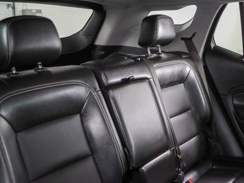 Used 2024 GMC Terrain SLT AWD/4WD image 27