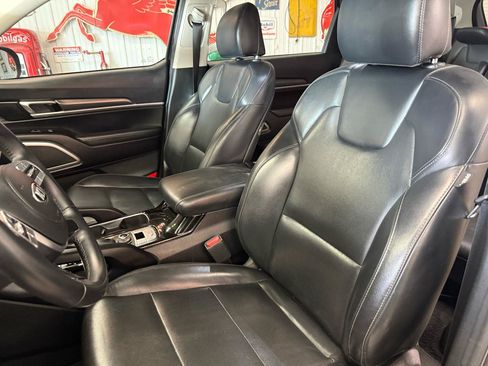 Used 2020 Kia Telluride S AWD/4WD image 16