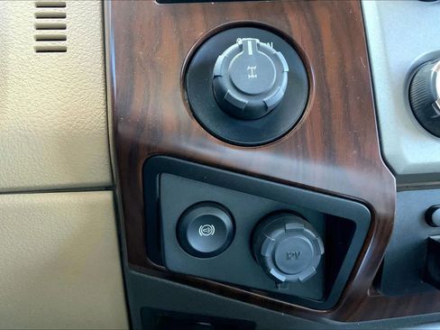 Used 2015 Ford F250 Lariat w/ Chrome Package image 35