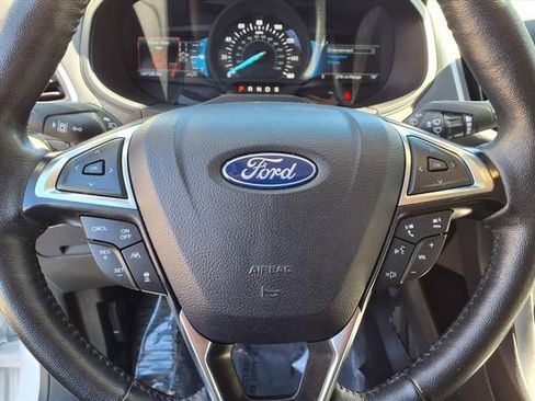 Used 2024 Ford Edge SEL image 9