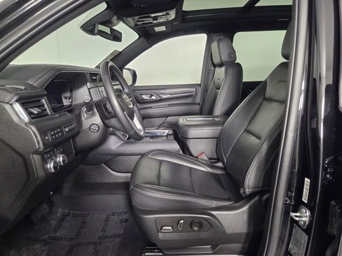 Used 2023 GMC Yukon XL Denali AWD/4WD image 11