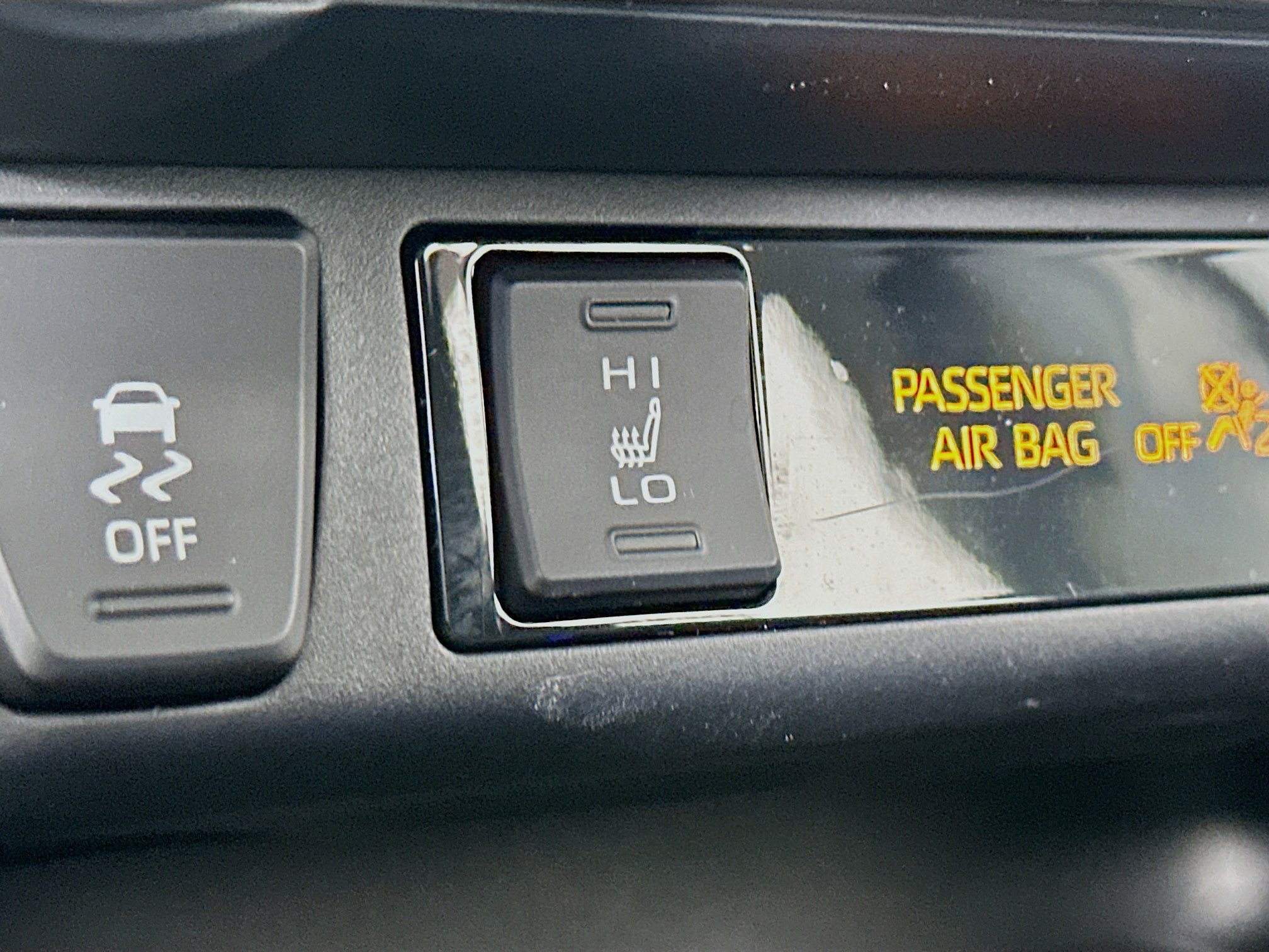 Certified 2021 Toyota RAV4 XLE Premium AWD/4WD image 19