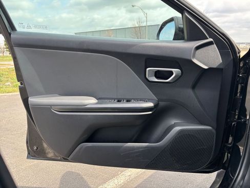 Used 2025 Kia K4 LXS image 18