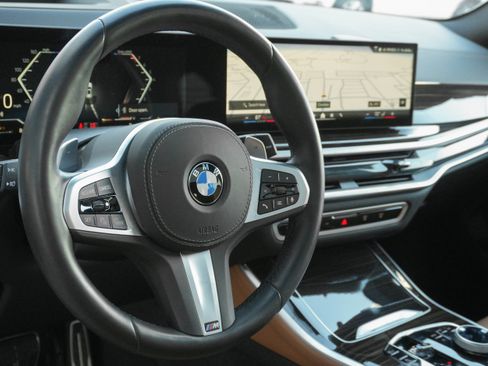 Used 2025 BMW X5 xDrive40i w/ Executive Package image 6
