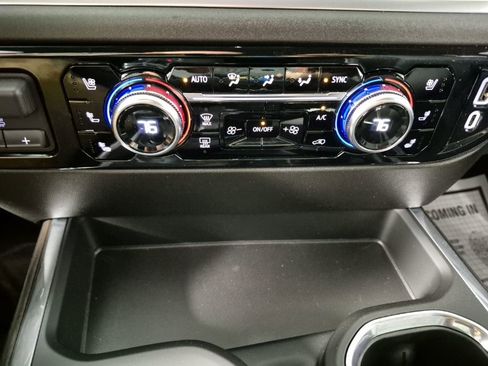 Certified 2026 GMC Sierra 1500 SLT w/ SLT Convenience Package image 22