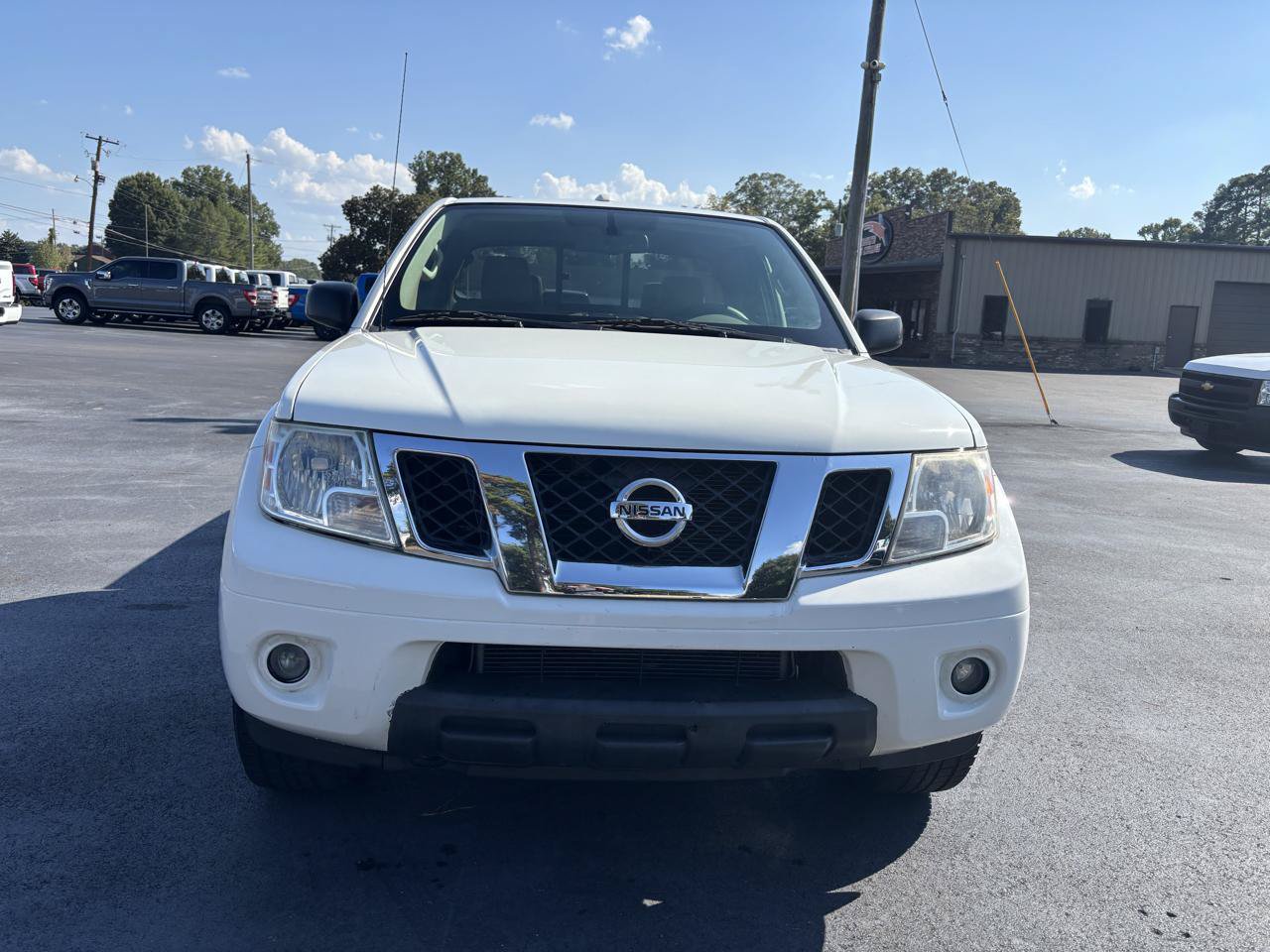 Used 2014 Nissan Frontier SV w/ SV Value Truck Package AWD/4WD image 3
