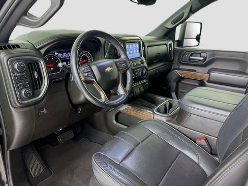 Used 2023 Chevrolet Silverado 3500 High Country image 9