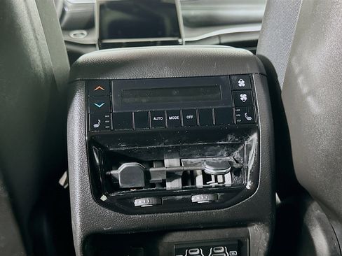 Used 2023 Jeep Grand Cherokee L Limited w/ Trailer Tow Group (B) image 28