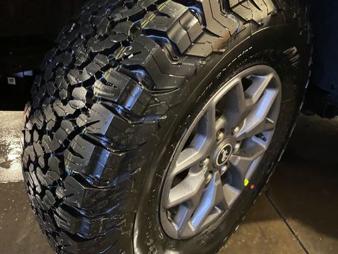 New 2025 Ford Bronco Badlands image 23