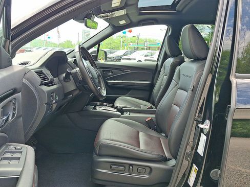 Used 2023 Honda Ridgeline Black Edition image 11