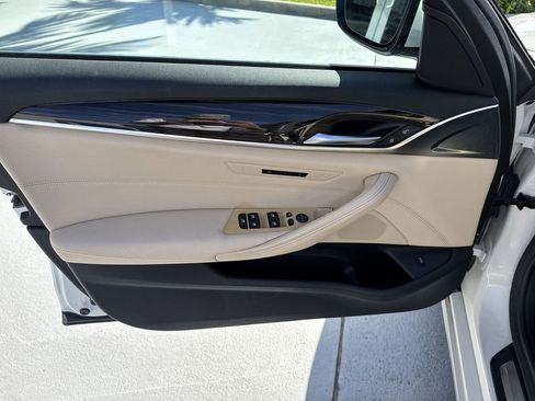 Used 2019 BMW 530i xDrive AWD/4WD image 39