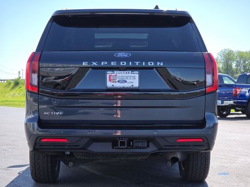 Used 2025 Ford Expedition Active AWD/4WD image 18