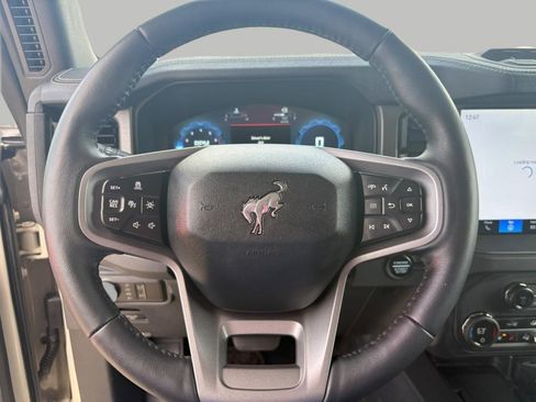 Used 2025 Ford Bronco Badlands AWD/4WD image 16