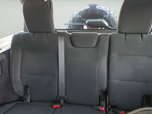 Used 2018 Jeep Wrangler Unlimited Sport S image 12