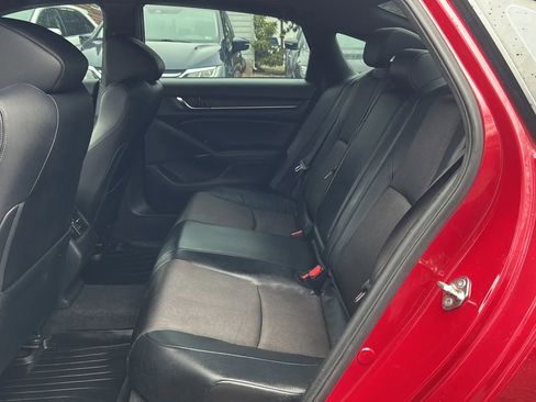 Used 2018 Honda Accord Sport image 11