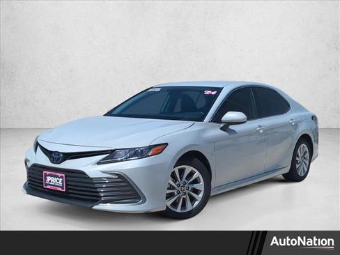 Used 2024 Toyota Camry LE image 1