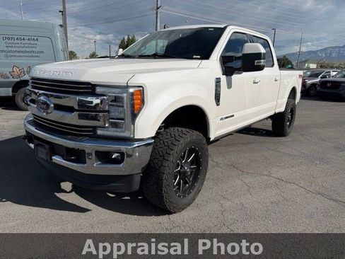 Used 2019 Ford F350 Lariat w/ Lariat Ultimate Package AWD/4WD image 2