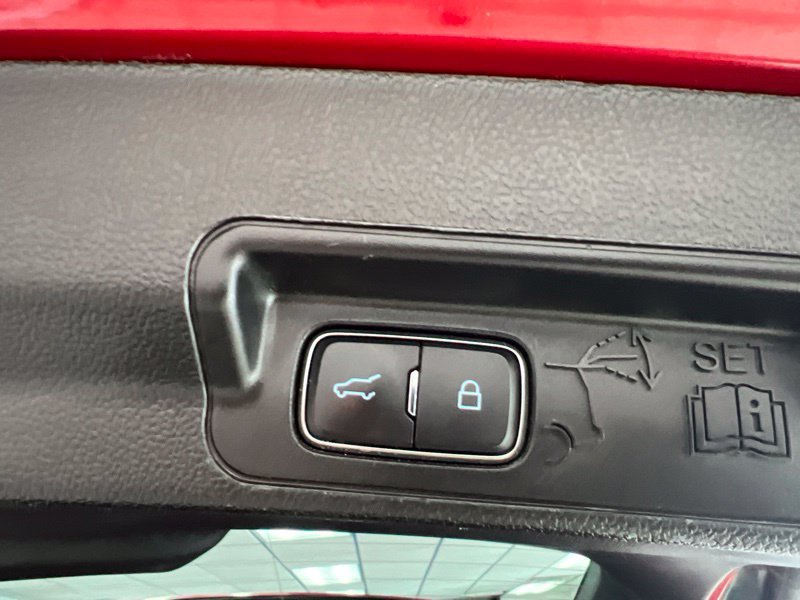 Used 2020 Ford Explorer XLT w/ Equipment Group 202A AWD/4WD image 9