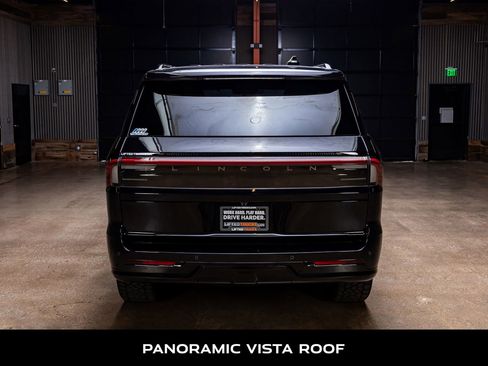 Used 2025 Lincoln Navigator Reserve w/ Jet Appearance Package image 8