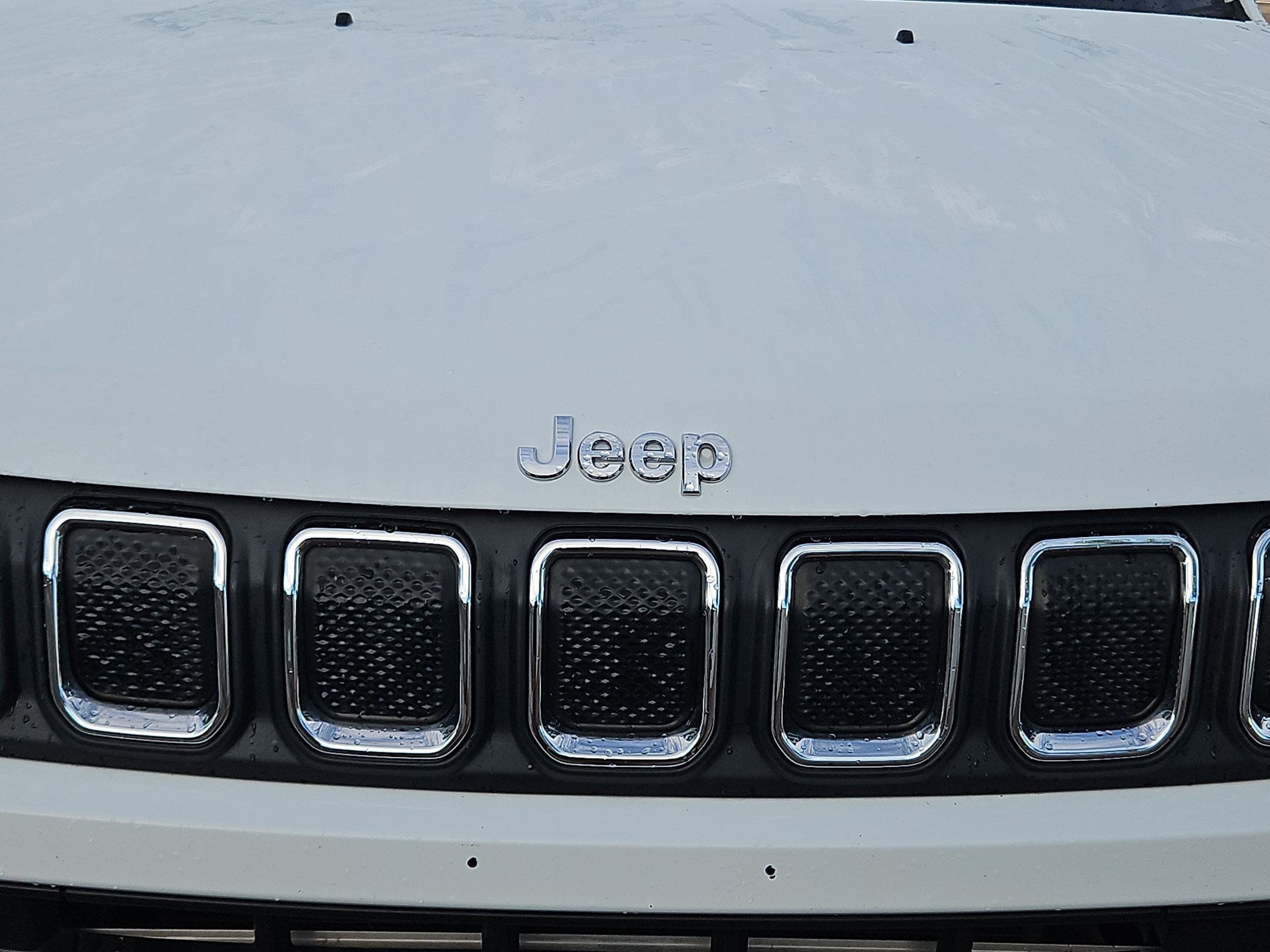 Used 2022 Jeep Compass Latitude FWD image 13
