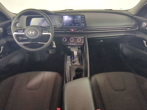 Used 2024 Hyundai Elantra SE FWD image 16