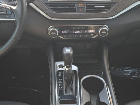 Used 2023 Nissan Altima 2.5 SL FWD image 15