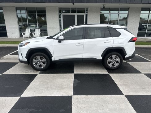 Used 2023 Toyota RAV4 XLE AWD/4WD image 1