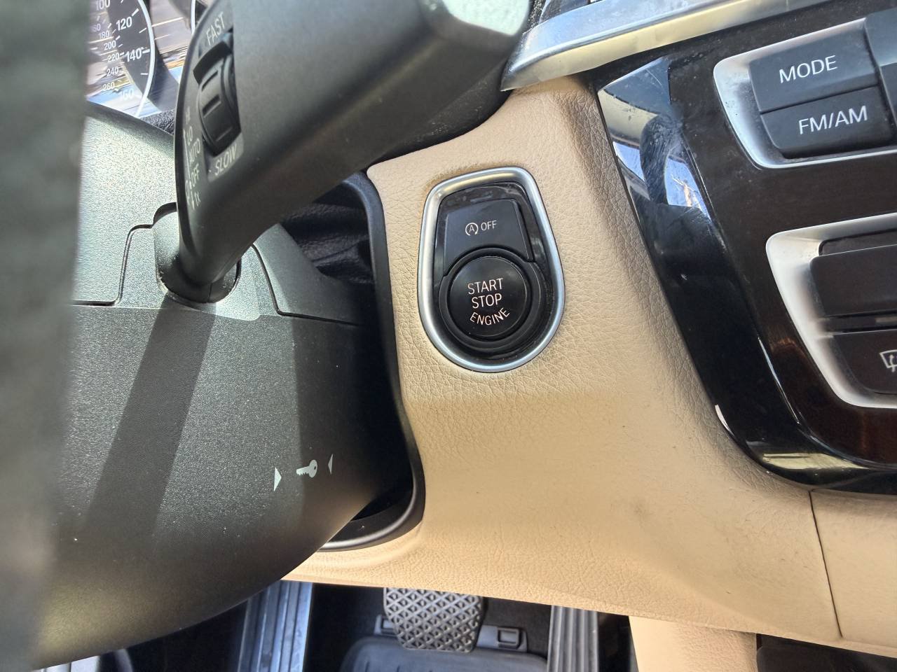 Used 2017 BMW 320i Sedan RWD image 25