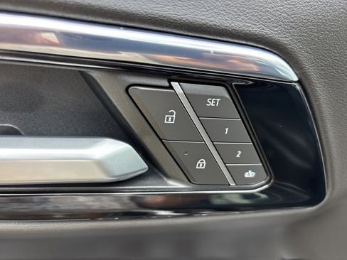 Used 2025 Chevrolet Tahoe High Country AWD/4WD image 26