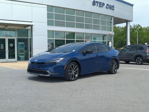 Used 2024 Toyota Prius Limited FWD image 2