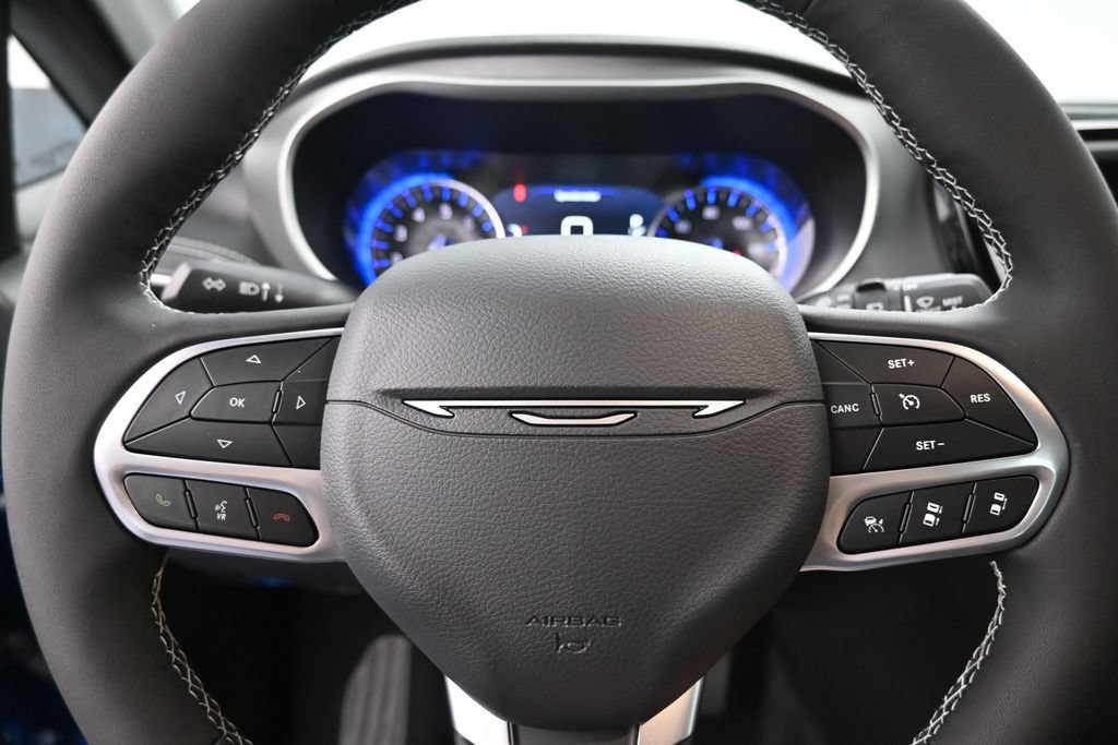 New 2027 Chrysler Pacifica Select w/ Family Tech Group FWD image 26