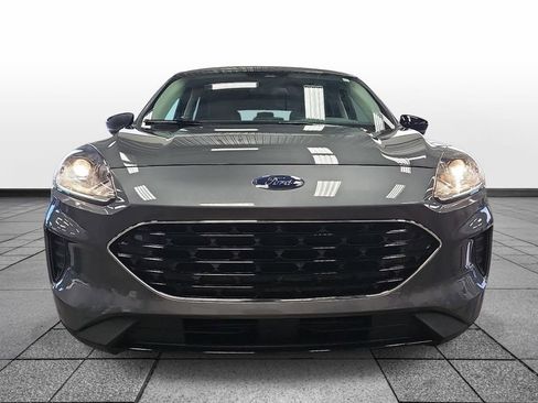 Used 2022 Ford Escape SE w/ SE Sport Appearance Package FWD image 2