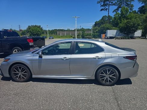 Used 2024 Toyota Camry SE FWD image 8