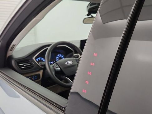 Used 2022 Ford Escape SEL image 23