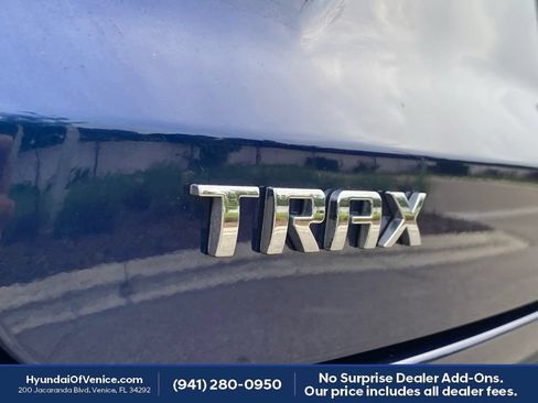 Used 2024 Chevrolet Trax LT FWD image 24