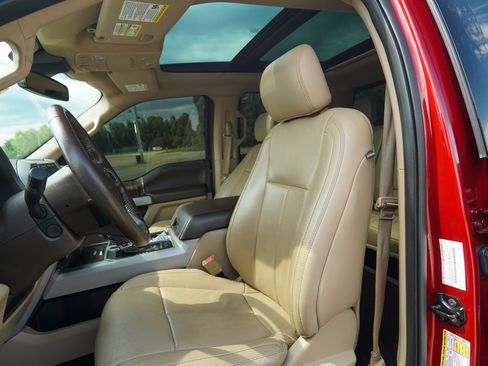 Used 2018 Ford F150 Lariat w/ Equipment Group 502A Luxury AWD/4WD image 24