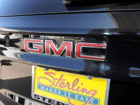 Used 2025 GMC Acadia Elevation FWD image 9