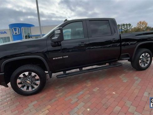 Used 2025 Chevrolet Silverado 2500 Custom w/ Custom Convenience Package image 6
