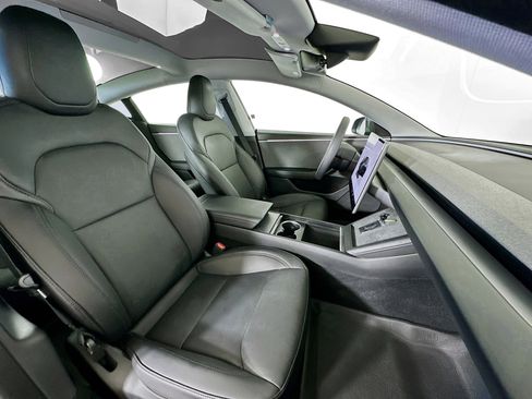 Used 2024 Tesla Model 3 image 31