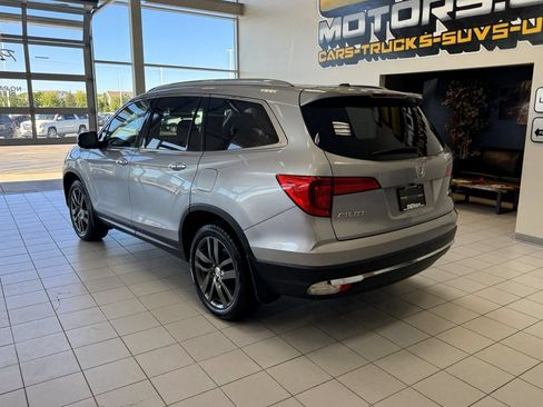 Used 2017 Honda Pilot Touring image 2