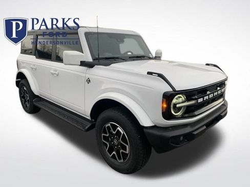 New 2025 Ford Bronco Outer Banks image 1