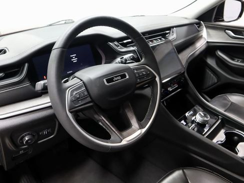 Used 2024 Jeep Grand Cherokee Limited w/ Luxury Tech Group II image 25