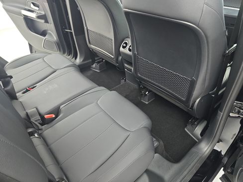 Certified 2026 Mercedes-Benz GLB 250 image 11