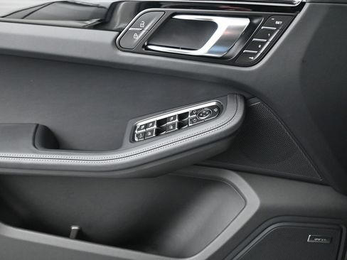 Certified 2026 Porsche Macan S AWD/4WD image 10