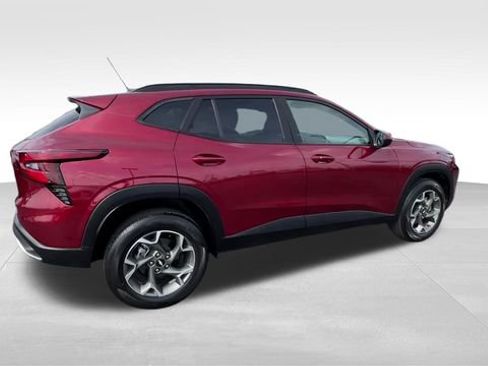 Certified 2024 Chevrolet Trax LT w/ Driver Confidence Package FWD image 8