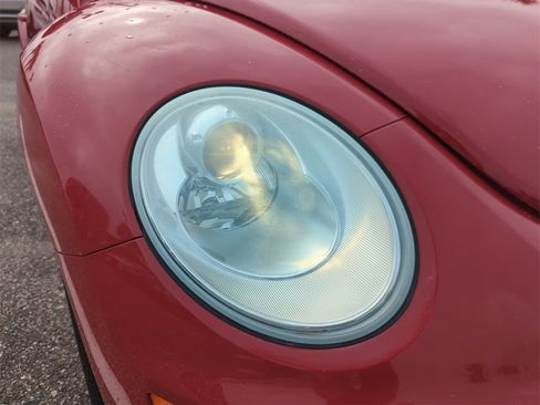 Used 2008 Volkswagen Beetle SE image 18