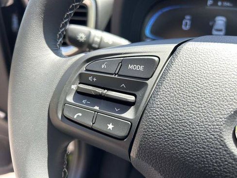 New 2026 Hyundai Venue SEL FWD image 8