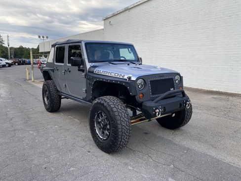 Used 2013 Jeep Wrangler Unlimited Rubicon w/ Connectivity Group image 8