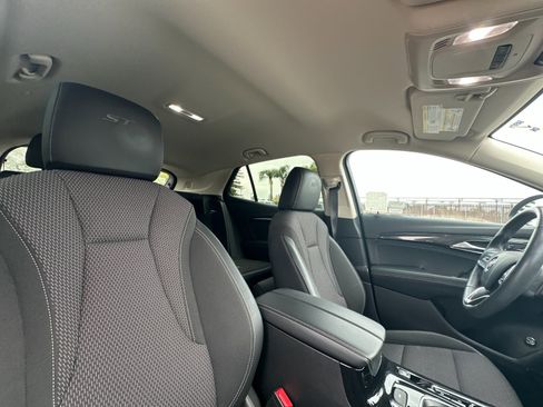 Used 2023 Buick Envision Preferred w/ Sport Touring Package image 17